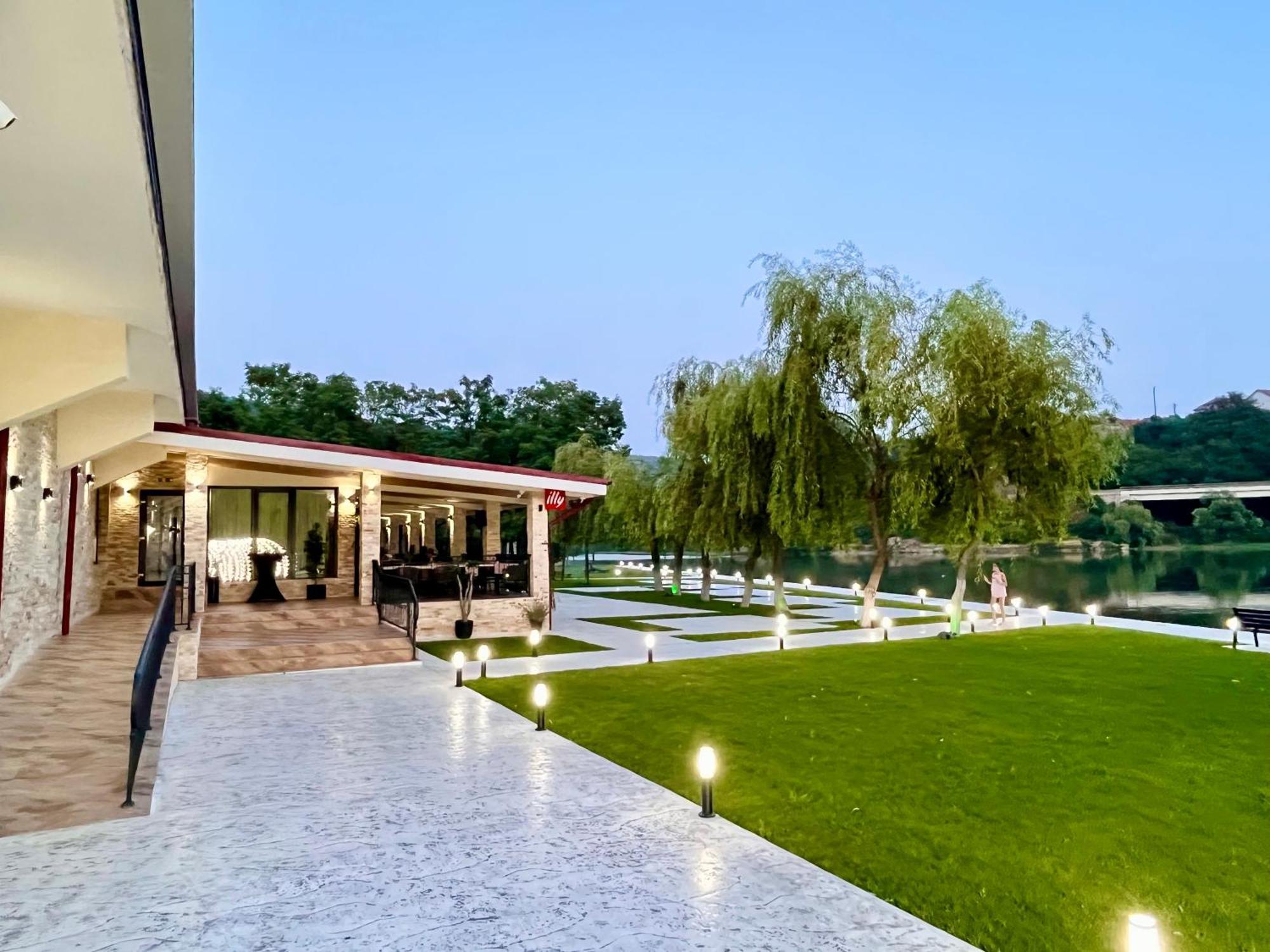 Vega Resort Restaurant & Lodge Orşova Exterior foto