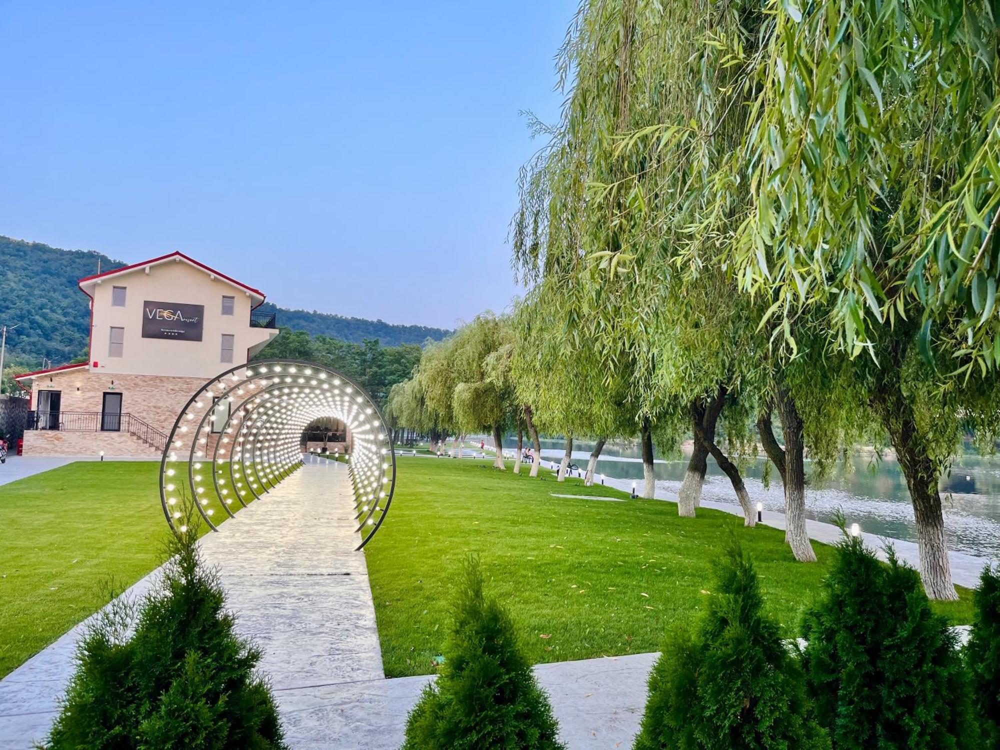 Vega Resort Restaurant & Lodge Orşova Exterior foto