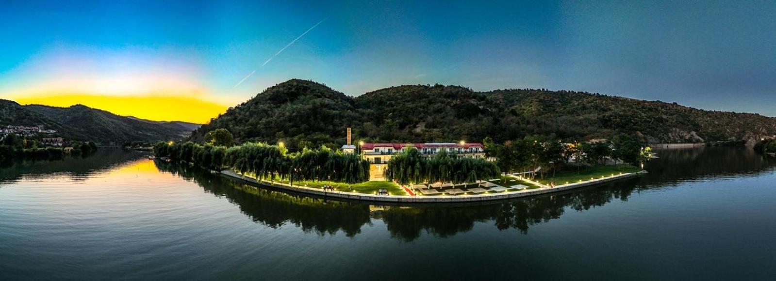 Vega Resort Restaurant & Lodge Orşova Exterior foto